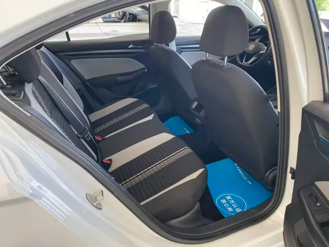 Volkswagen Bora — Фото автомобиля 9