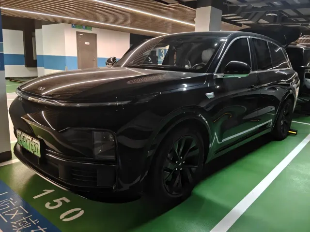 Фотография автомобиля — Li Auto L8