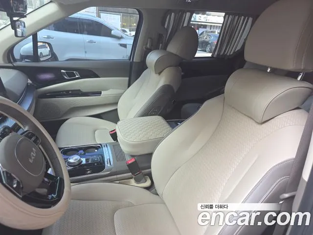 Kia Carnival Generation 4 — Фото автомобиля 7