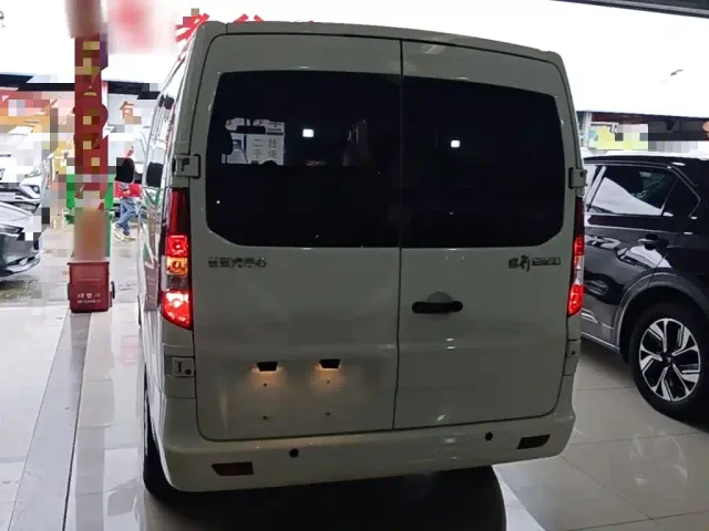 Changan Ruixing EM60 — Фото автомобиля 5
