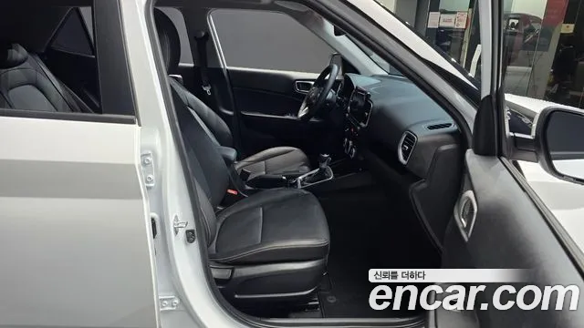 Hyundai Venue — Фото автомобиля 16