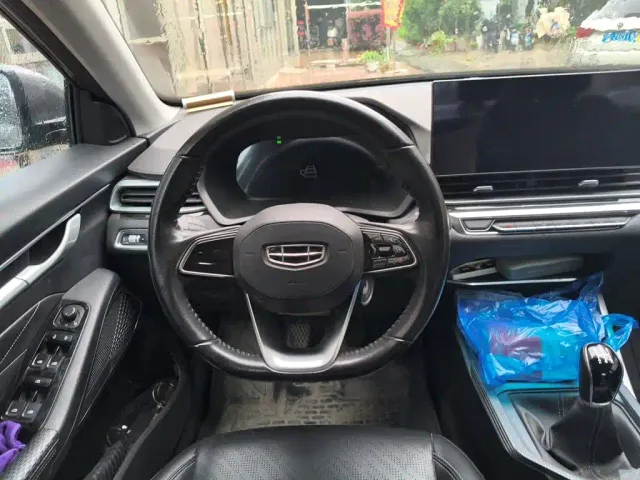 Geely Emgrand — Фото автомобиля 6