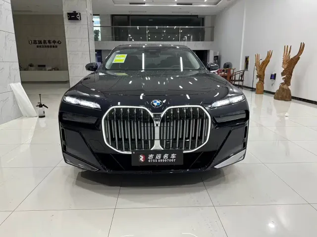 BMW 7 Series — Фото автомобиля 2