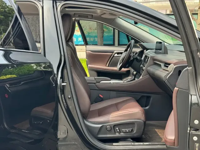 Lexus RX — Фото автомобиля 7
