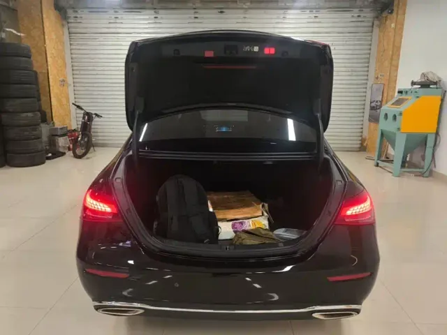 Mercedes-Benz E-Class — Фото автомобиля 15