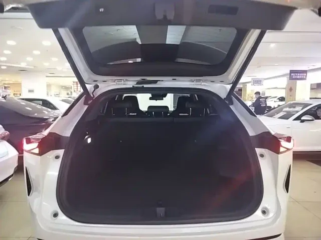 Changan Oshan Z6 EV — Фото автомобиля 18