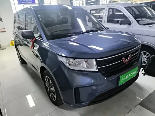 Wuling Hongguang Plus — Фото автомобиля 3