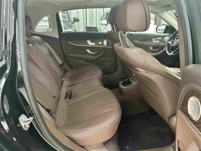 Mercedes-Benz E-Class — Фото автомобиля 18