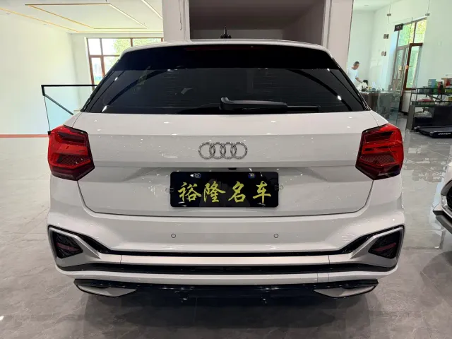 Audi Q2L — Фото автомобиля 5