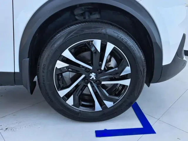 Peugeot 2008 — Фото автомобиля 6