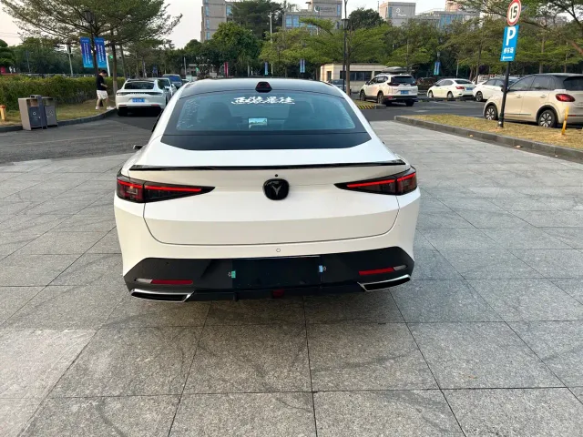 Changan Lamore — Фото автомобиля 17