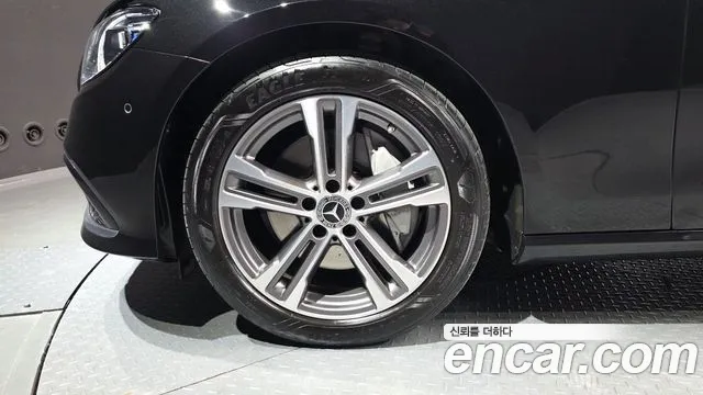 Mercedes-Benz E-Class E-класс W213 E350 4MATIC Avantgarde — Фото автомобиля 5