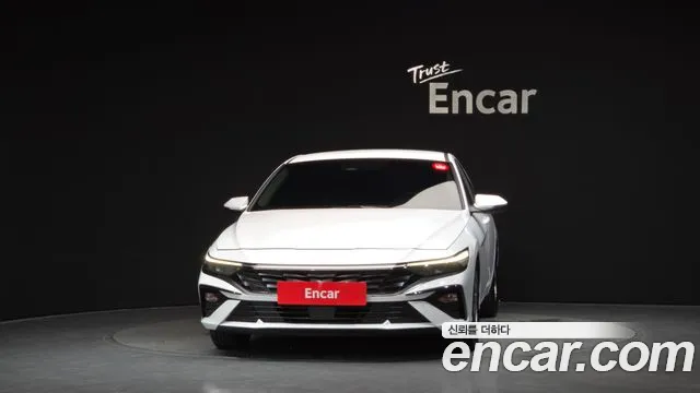 Hyundai Avante CN7 — Фото автомобиля 3