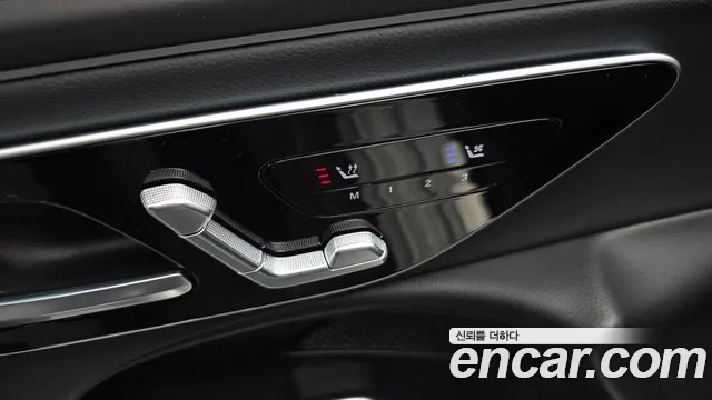 Mercedes-Benz E-Class — Фото автомобиля 30