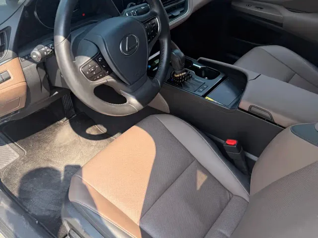 Lexus ES — Фото автомобиля 6