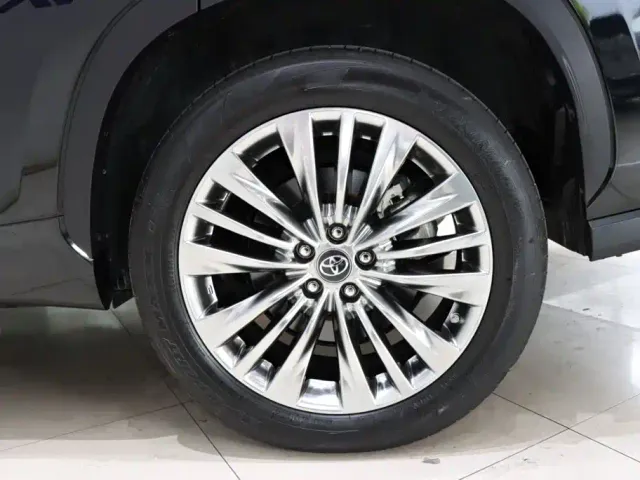 Toyota Highlander — Фото автомобиля 21