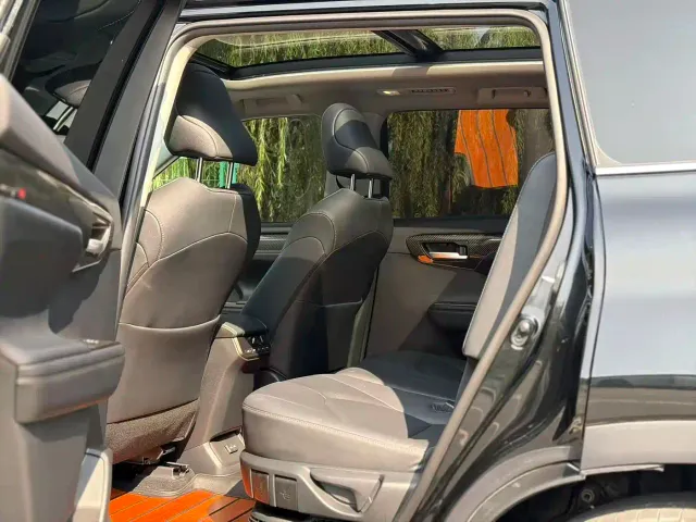 Toyota Highlander — Фото автомобиля 5
