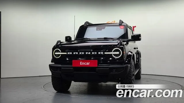 Ford Bronco — Фото автомобиля 3