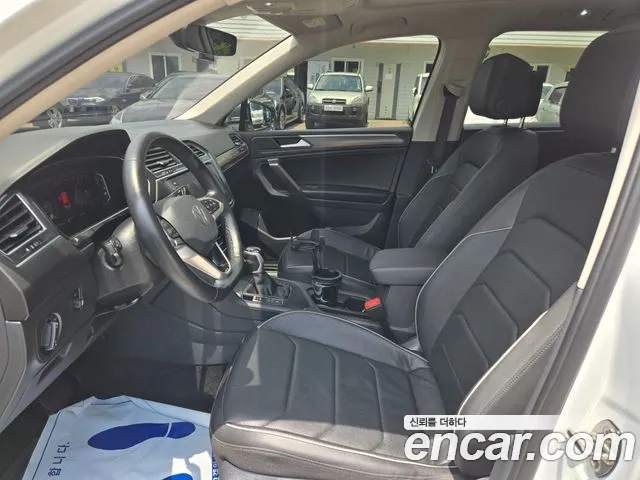 Volkswagen Tiguan — Фото автомобиля 11