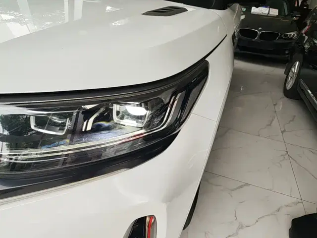 Changan CS95 — Фото автомобиля 23