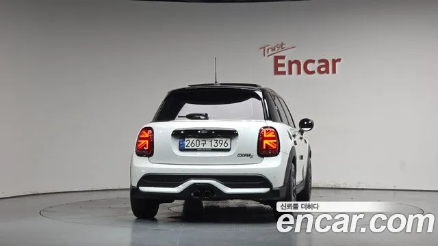 Mini Cooper — Фото автомобиля 4