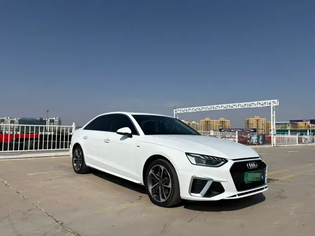 Audi A4L — Фото автомобиля 3