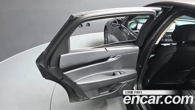 Genesis G80 Бензин 2.5 турбо AWD — Фото автомобиля 18