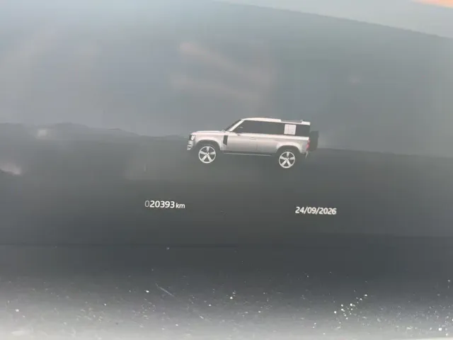 Land Rover Defender — Фото автомобиля 10