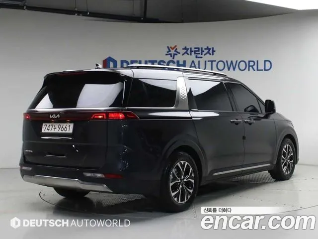 Kia Carnival Generation 4 — Фото автомобиля 4