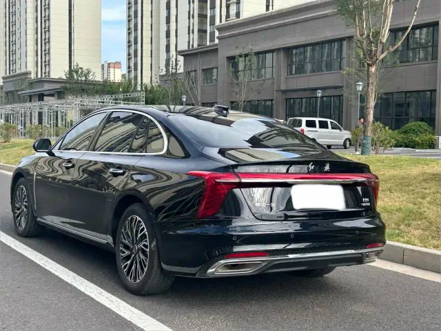 Hongqi H5 — Фото автомобиля 10