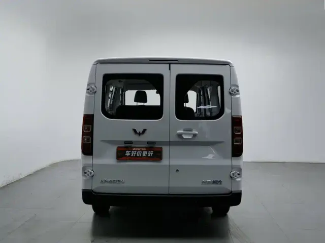 Wuling Yangguang — Фото автомобиля 4