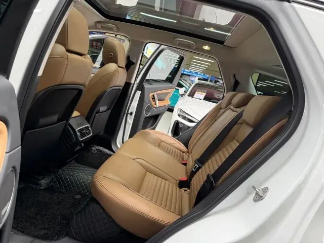 Land Rover Discovery Sport — Фото автомобиля 14