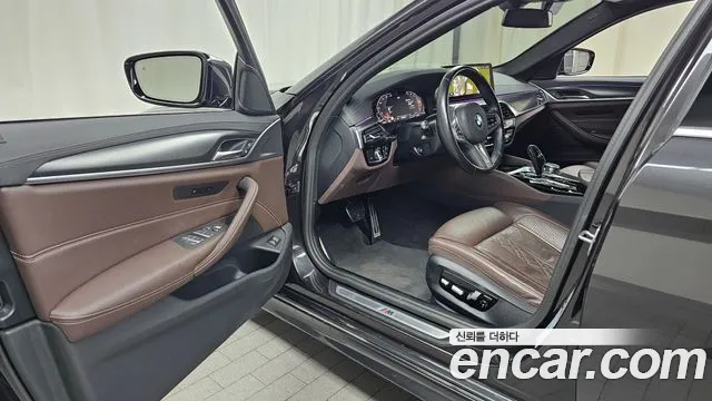 BMW 5-Series 5 серия (G30) 523d xDrive M Sport — Фото автомобиля 10
