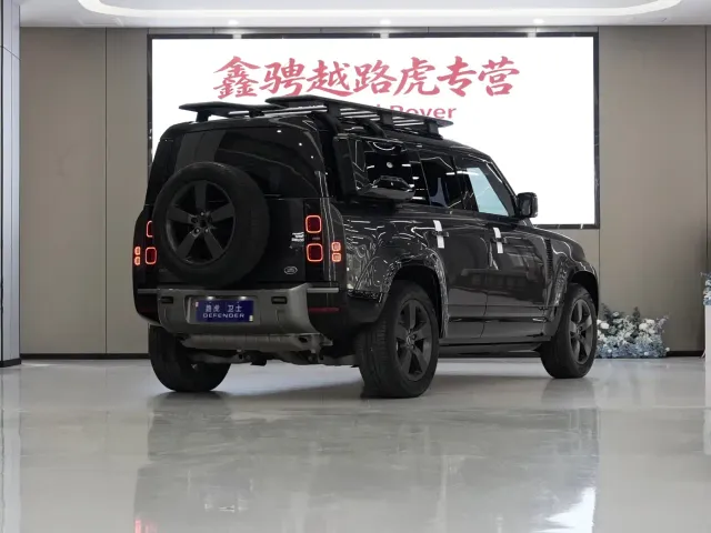 Land Rover Defender — Фото автомобиля 6