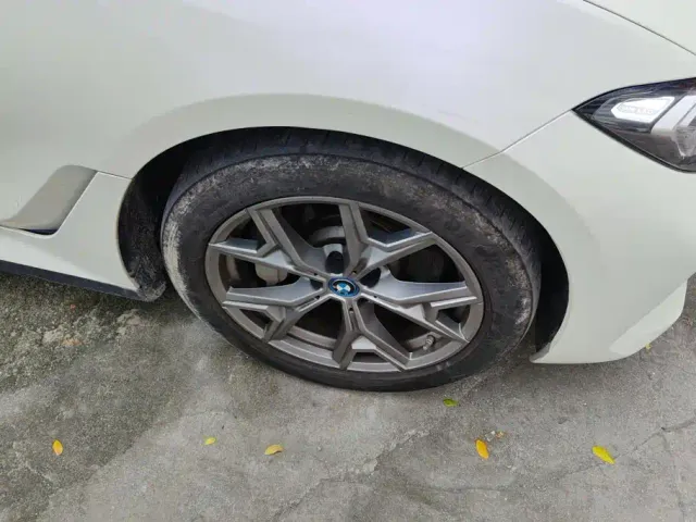 BMW i3 — Фото автомобиля 6