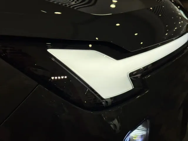 Volvo XC70 Plug-in Hybrid — Фото автомобиля 16