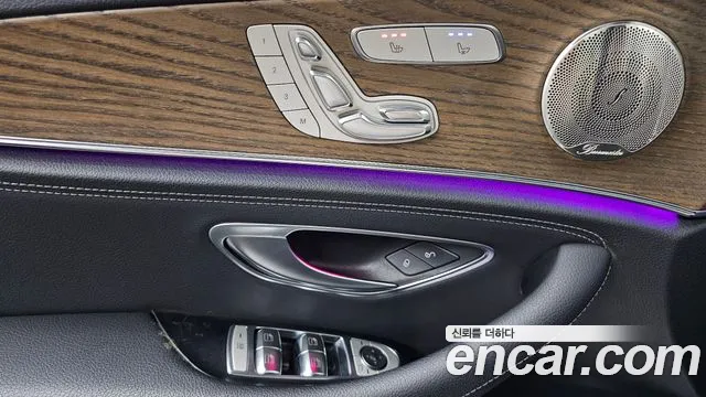 Mercedes-Benz E-Class — Фото автомобиля 30