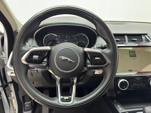Jaguar E-PACE — Фото автомобиля 7