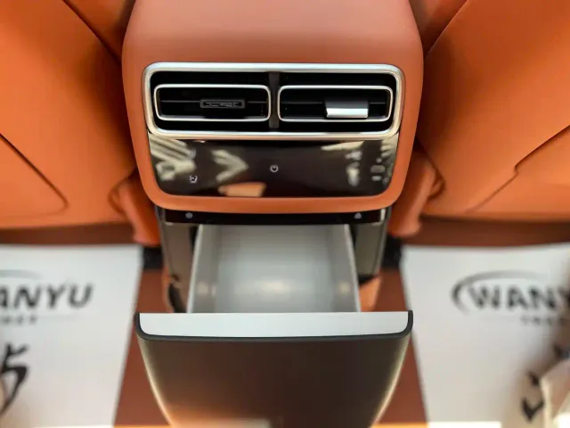 Li Auto L7 — Фото автомобиля 15