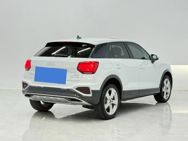 Audi Q2L — Фото автомобиля 6