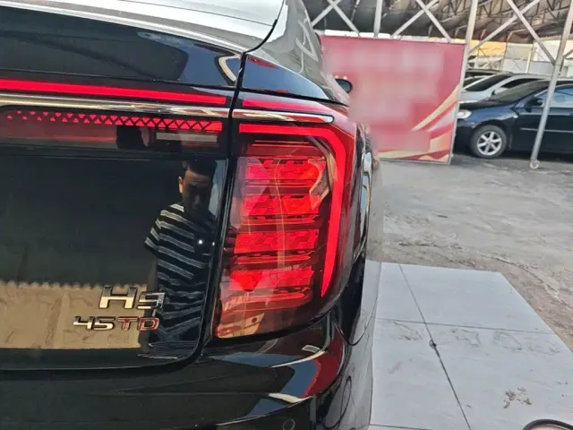 Hongqi H9 — Фото автомобиля 7