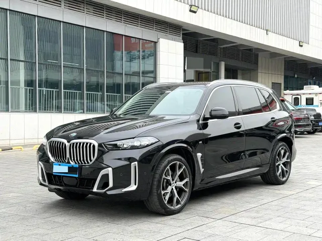 Фотография автомобиля — BMW X5
