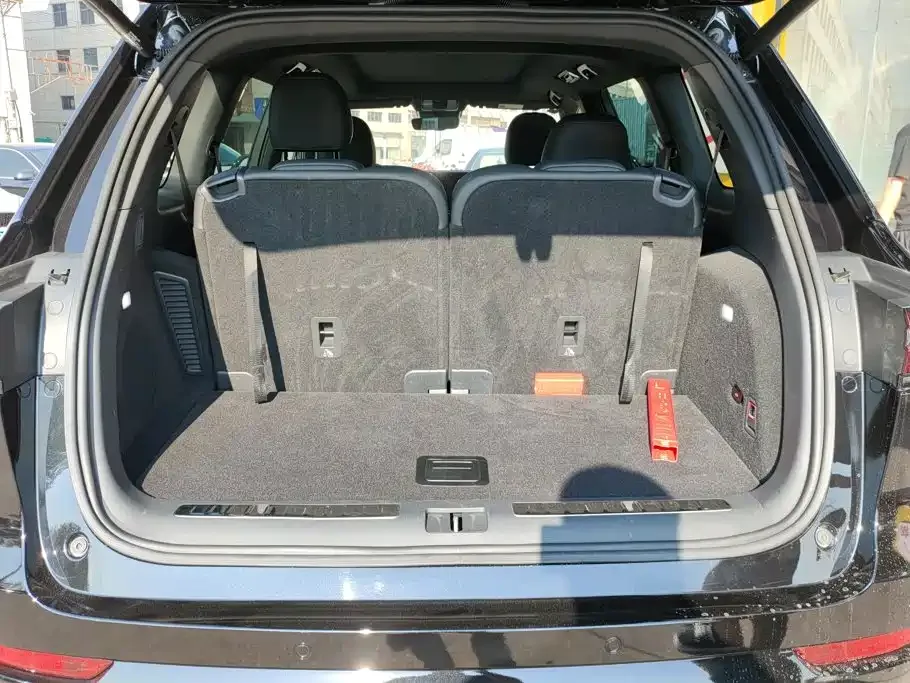 Li Auto Li ONE 2021 Extended Range 6-Seater — Фото автомобиля 4