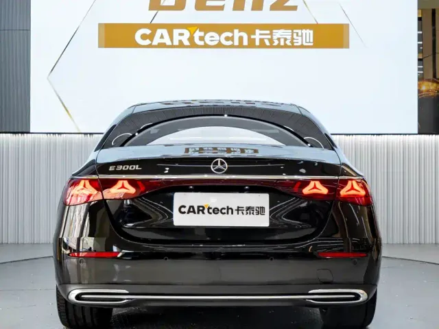 Mercedes-Benz E-Class — Фото автомобиля 5