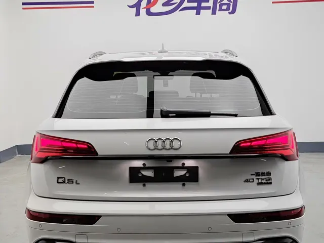 Audi Q5L — Фото автомобиля 27
