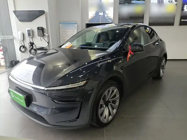 Фотография автомобиля — Tesla Model Y