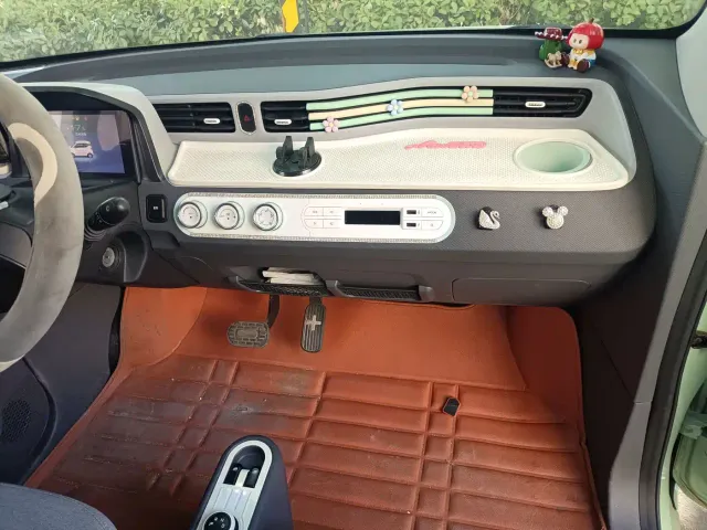 Wuling Hongguang Mini EV — Фото автомобиля 6