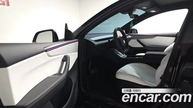 Tesla Model Y — Фото автомобиля 10