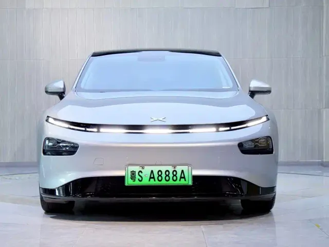 Xpeng P7 — Фото автомобиля 2