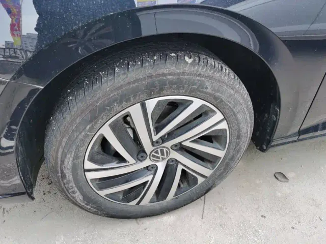 Volkswagen Lavida — Фото автомобиля 24